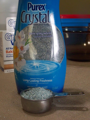 Laundry scent crystals
